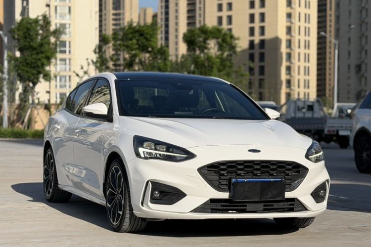 Used Ford Focus 2019 Sedan EcoBoost 180 Automatic ST Line Exterior 8