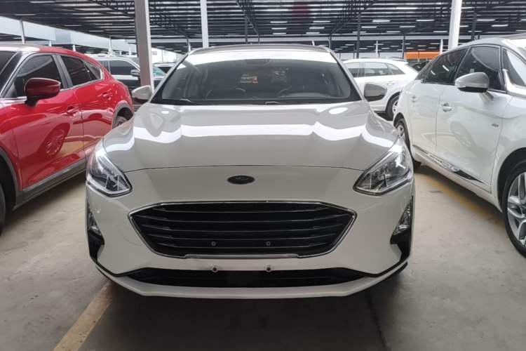 Used Ford Focus 2019 Hatchback EcoBoost 180 Automatic Titanium Edition Front