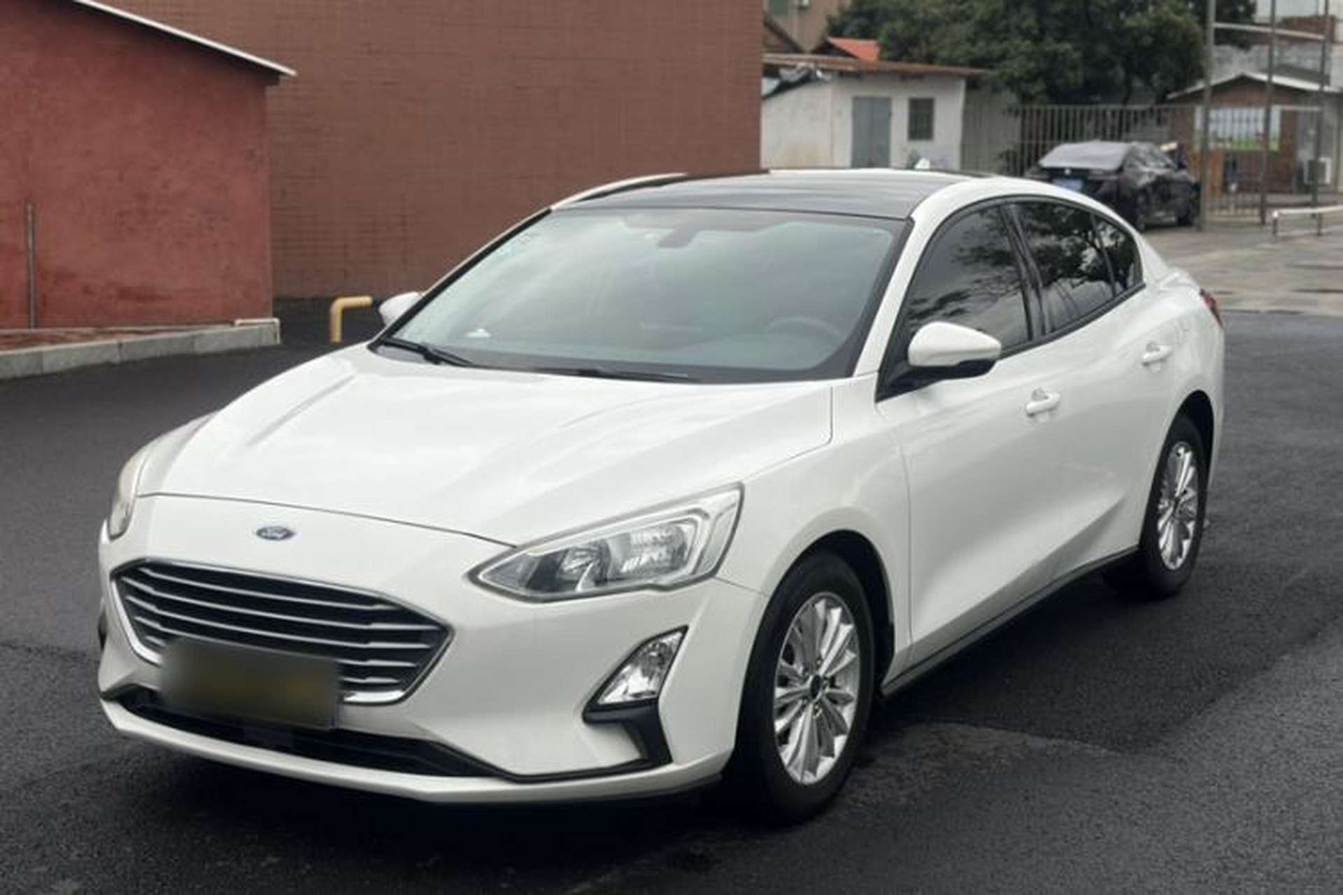 Used Ford Focus 2019 Sedan EcoBoost 180 Automatic Trend Edition Front Left 45 Deg