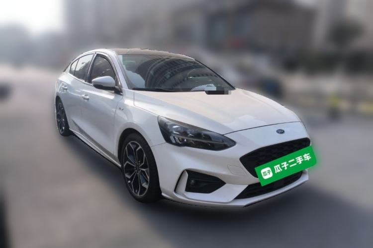 Used Ford Focus 2019 Sedan EcoBoost 180 Automatic ST Line Front Right 45 Deg
