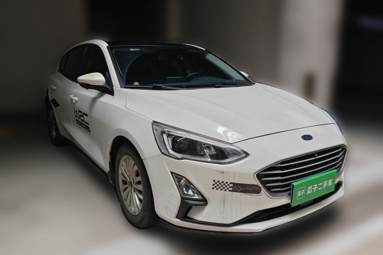 Used Ford Focus 2019 Hatchback EcoBoost 180 Automatic Trendy Model Front Right 45 Deg