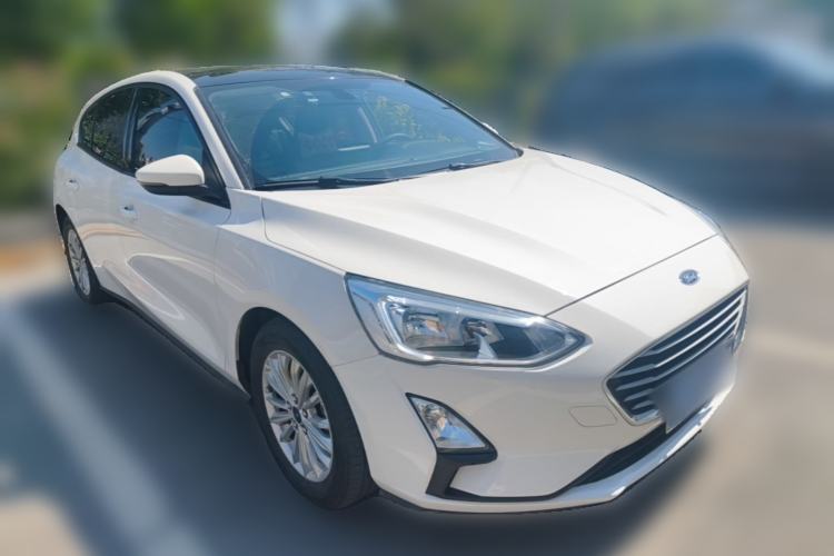 Used Ford Focus 2019 Hatchback EcoBoost 180 Automatic Trendy Model Front Right 45 Deg