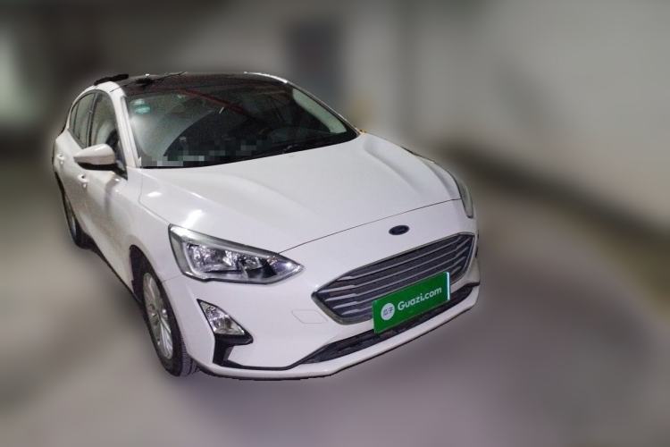 Used Ford Focus 2019 Hatchback EcoBoost 180 Automatic Trendy Model Front Right 45 Deg