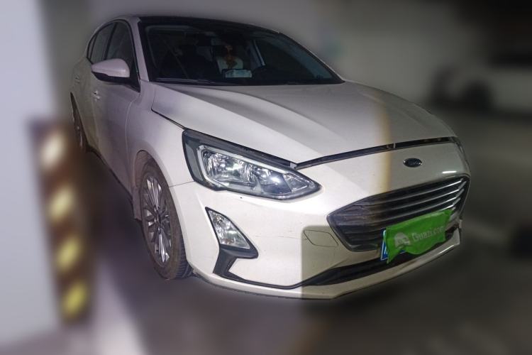Used Ford Focus 2019 Sedan EcoBoost 180 Automatic Titanium Edition Front Right 45 Deg
