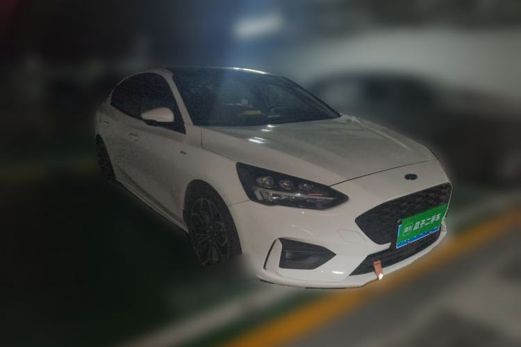 Used Ford Focus 2019 Sedan EcoBoost 180 Automatic ST Line Front Right 45 Deg