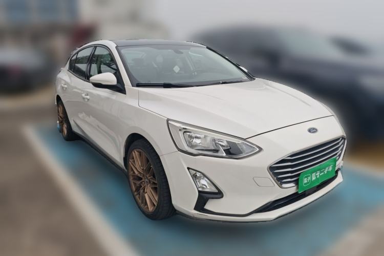Used Ford Focus 2019 Sedan EcoBoost 180 Automatic Trend Edition Front Right 45 Deg
