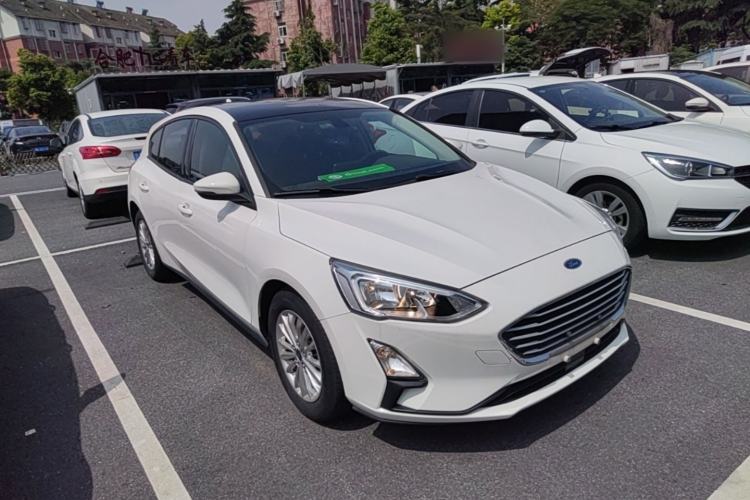 Used Ford Focus 2019 Hatchback EcoBoost 180 Automatic Trendy Model Front Right 45 Deg