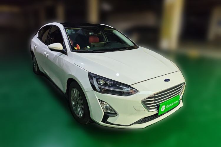Used Ford Focus 2019 Sedan EcoBoost 125 Automatic Trendy Model China VI Standard Front Right 45 Deg