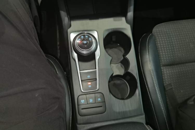Used Ford Focus 2019 Sedan EcoBoost 180 Automatic Trend Edition Gear Lever