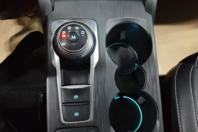 Used Ford Focus 2019 Sedan EcoBoost 180 Automatic Trend Edition Gear Lever