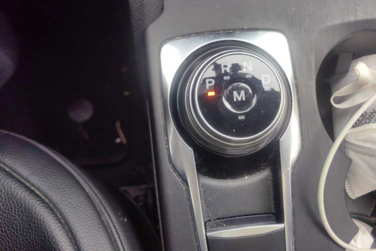Used Ford Focus 2019 Sedan EcoBoost 180 Automatic Trend Edition Gear Lever