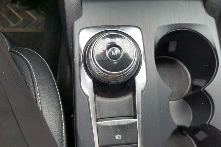 Used Ford Focus 2019 Sedan EcoBoost 180 Automatic Trend Edition Gear Lever