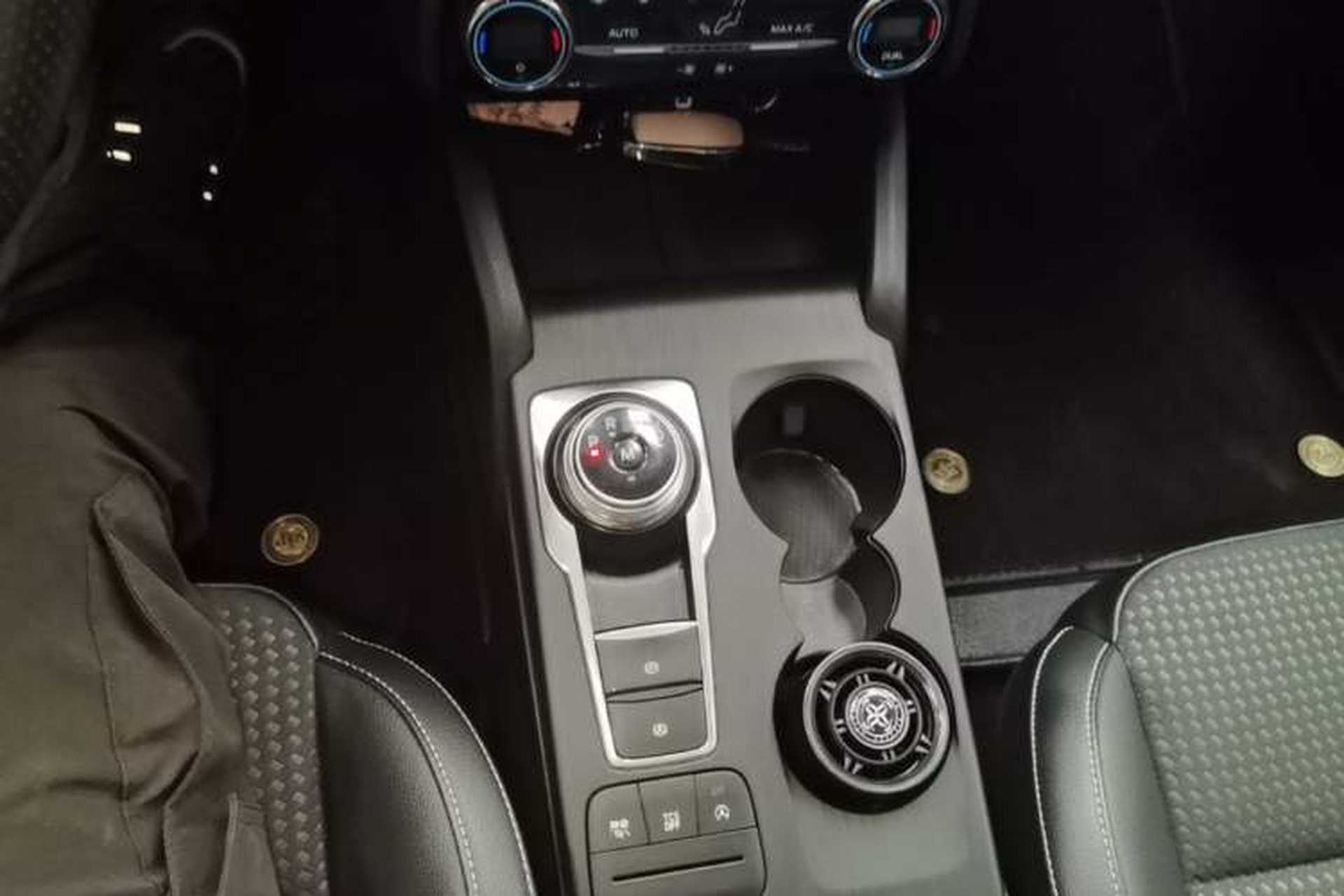 Used Ford Focus 2019 Sedan EcoBoost 180 Automatic Trend Edition Gear Lever