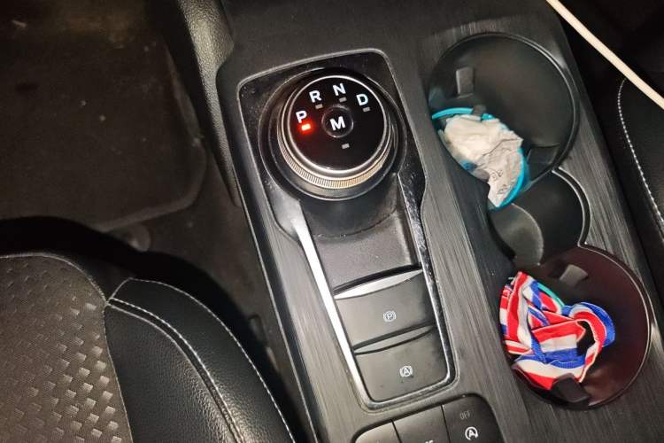 Used Ford Focus 2019 Sedan EcoBoost 180 Automatic Trend Edition Gear Lever