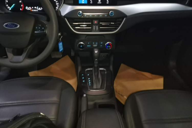Used Ford Focus 2019 Sedan 1.5L Automatic FENGYUE Model China V Standard Gear Lever