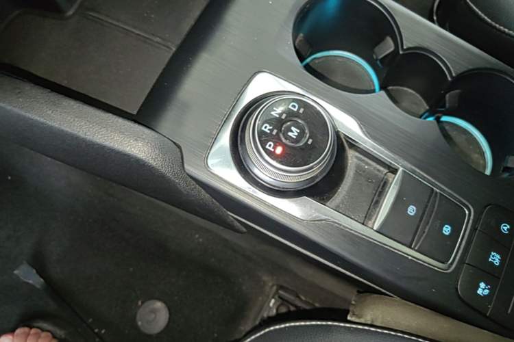 Used Ford Focus 2019 Sedan EcoBoost 180 Automatic Trend Edition Gear Lever