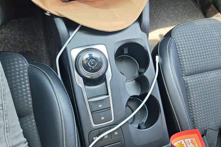 Used Ford Focus 2019 Two-Door EcoBoost 125 Automatic Trendy Model China VI Standard Gear Lever