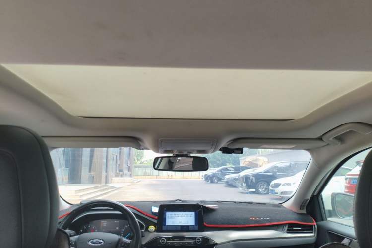 Used Ford Focus 2019 Sedan EcoBoost 125 Automatic Trendy Model China V Standard Headliner