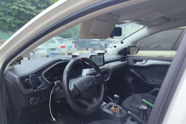 Used Ford Focus 2019 Sedan 1.5L Manual FENGYUE Model China V Emission Standard Headliner