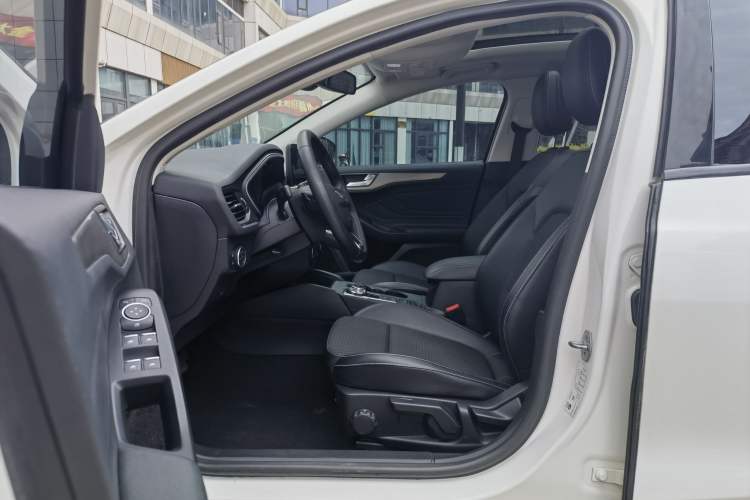 Used Ford Focus 2019 Hatchback EcoBoost 180 Automatic Trendy Model Interior 2