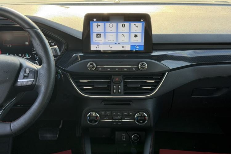 Used Ford Focus 2019 Sedan EcoBoost 180 Automatic ST Line Interior 7