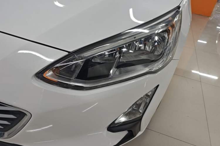 Used Ford Focus 2019 Sedan EcoBoost 180 Automatic Trend Edition Left Front Headlight