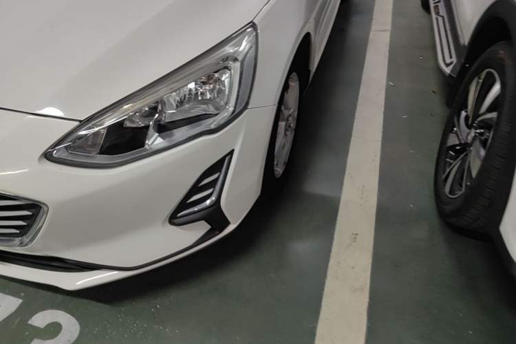 Used Ford Focus 2019 Sedan 1.5L Automatic FENGYUE Model China V Standard Left Front Headlight