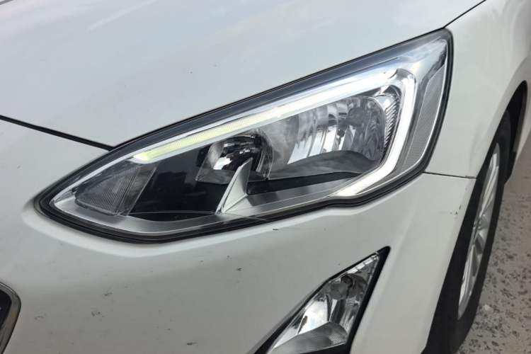 Used Ford Focus 2019 Sedan EcoBoost 180 Automatic Trend Edition Left Front Headlight