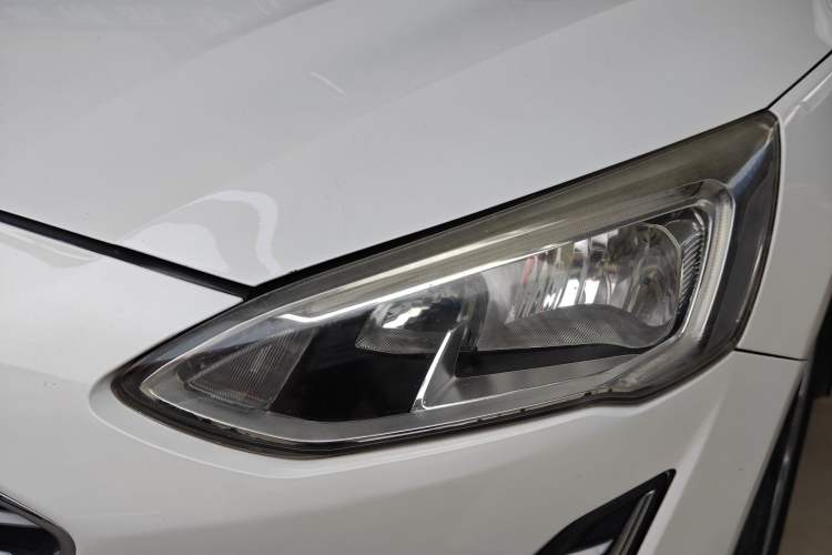 Used Ford Focus 2019 Sedan 1.5L Automatic FENGYUE Model China V Standard Left Front Headlight