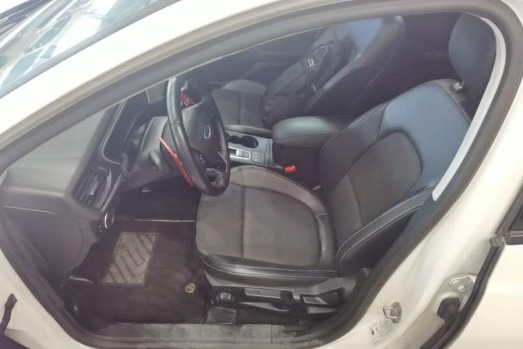 Used Ford Focus 2019 Sedan EcoBoost 180 Automatic Trend Edition Left Front Seat