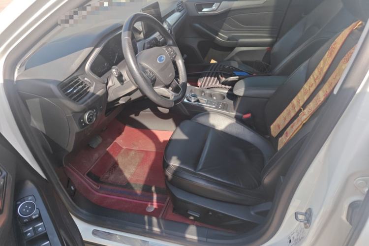 Used Ford Focus 2019 Sedan EcoBoost 180 Automatic Titanium Edition Left Front Seat