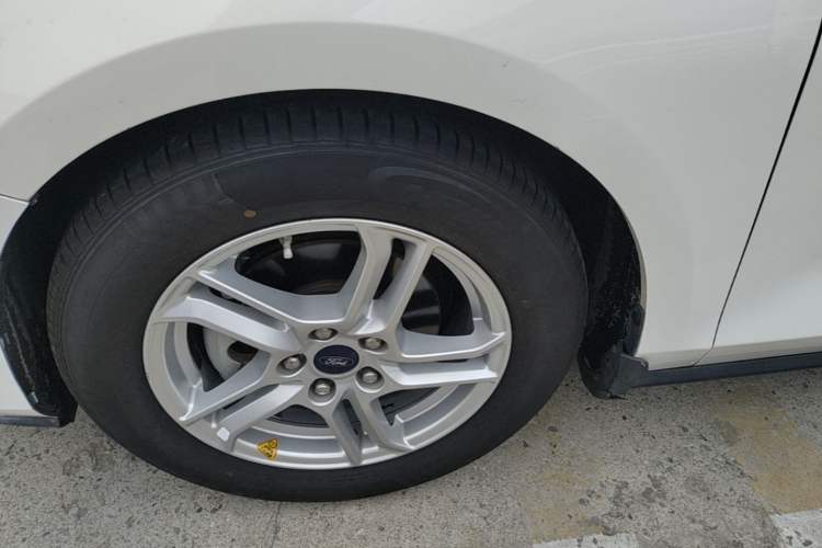 Used Ford Focus 2019 Hatchback 1.5L Automatic Sharp Edition China V Standard Left Front Wheel Hub