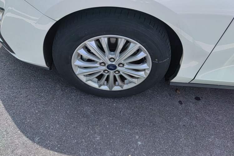 Used Ford Focus 2019 Hatchback EcoBoost 180 Automatic Trendy Model Left Front Wheel Hub