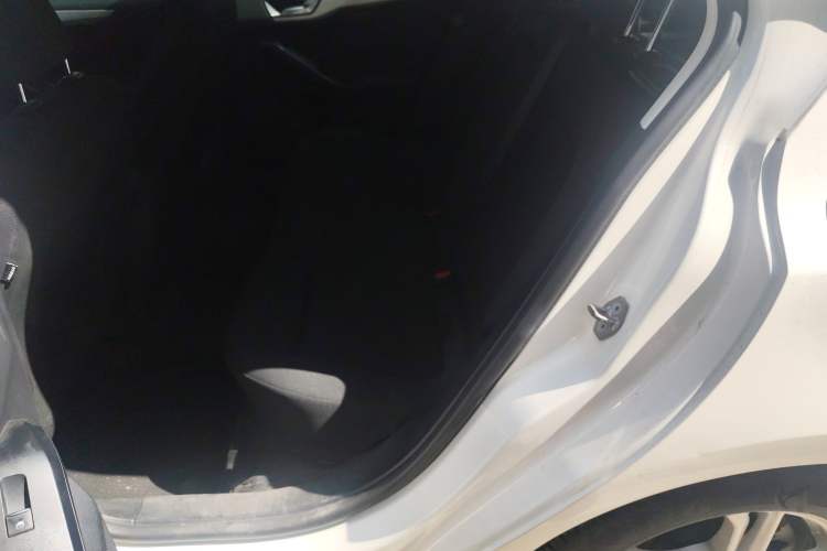 Used Ford Focus 2019 Hatchback 1.5L Automatic Sharp Edition China V Standard Left Rear Seat