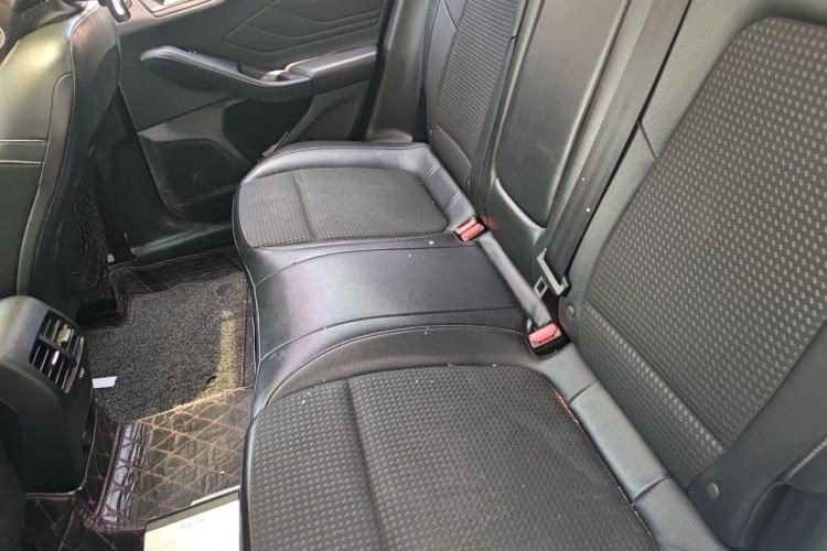 Used Ford Focus 2019 Two-Door EcoBoost 125 Automatic Trendy Model China VI Standard Left Rear Seat