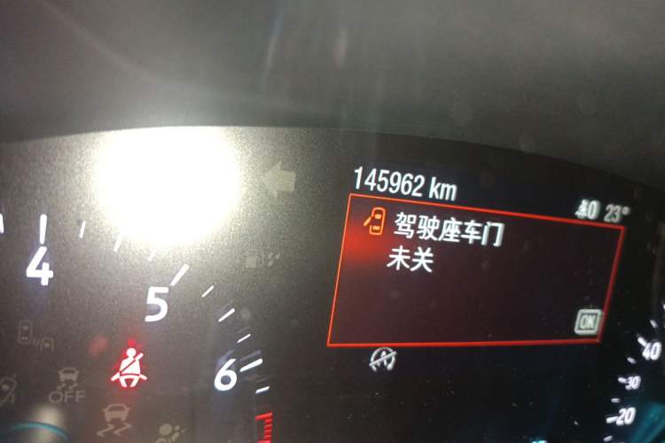 Used Ford Focus 2019 Sedan EcoBoost 180 Automatic Titanium Edition Odometer Close Up
