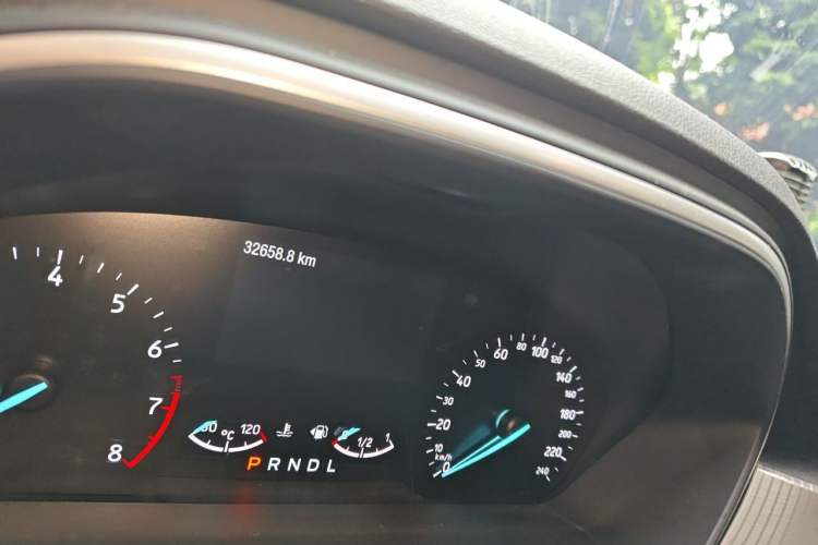 Used Ford Focus 2019 Two-Door EcoBoost 125 Automatic Trendy Model China V Standard Odometer Close Up