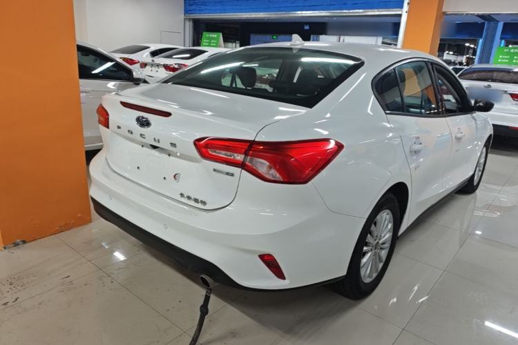 Used Ford Focus 2019 Sedan EcoBoost 180 Automatic Trend Edition Rear Right 45 Deg