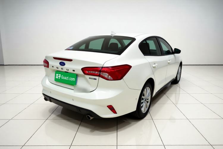 Used Ford Focus 2019 Sedan EcoBoost 180 Automatic Trend Edition Rear Right 45 Deg
