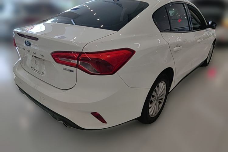 Used Ford Focus 2019 Sedan EcoBoost 180 Automatic Trend Edition Rear Right 45 Deg