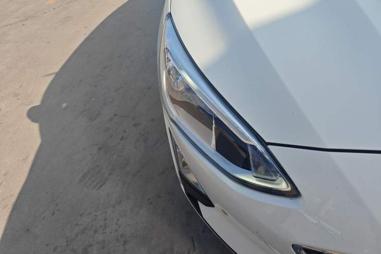 Used Ford Focus 2019 Sedan EcoBoost 180 Automatic Titanium Edition Right Front Headlight