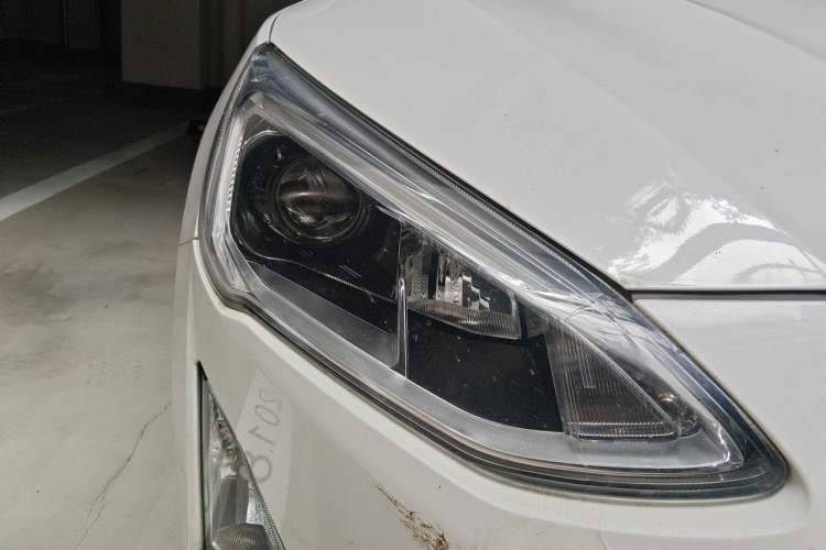 Used Ford Focus 2019 Hatchback EcoBoost 180 Automatic Trendy Model Right Front Headlight
