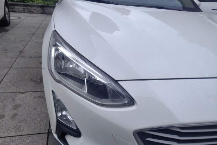 Used Ford Focus 2019 Sedan EcoBoost 180 Automatic Trend Edition Right Front Headlight