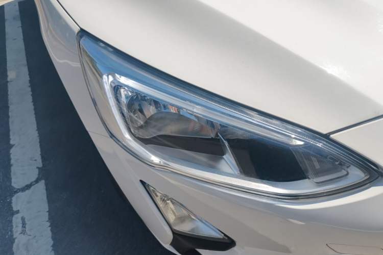 Used Ford Focus 2019 Hatchback EcoBoost 180 Automatic Trendy Model Right Front Headlight