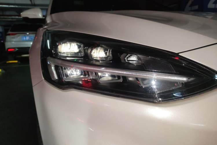 Used Ford Focus 2019 Sedan EcoBoost 180 Automatic ST Line Right Front Headlight