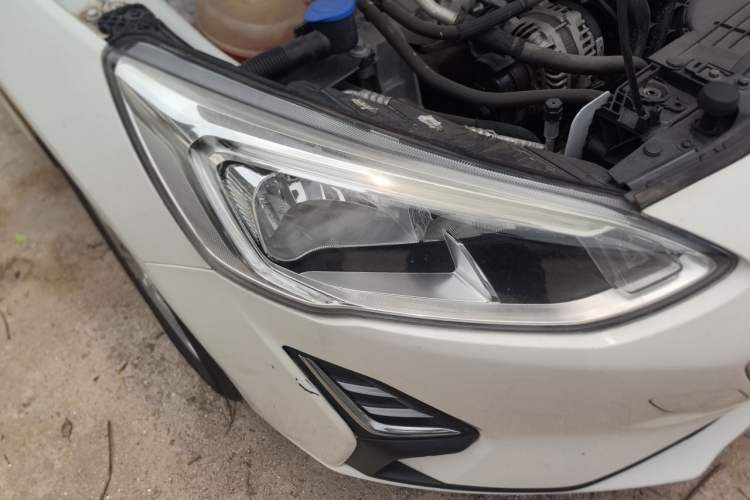 Used Ford Focus 2019 Sedan 1.5L Manual FENGYUE Model China V Emission Standard Right Front Headlight
