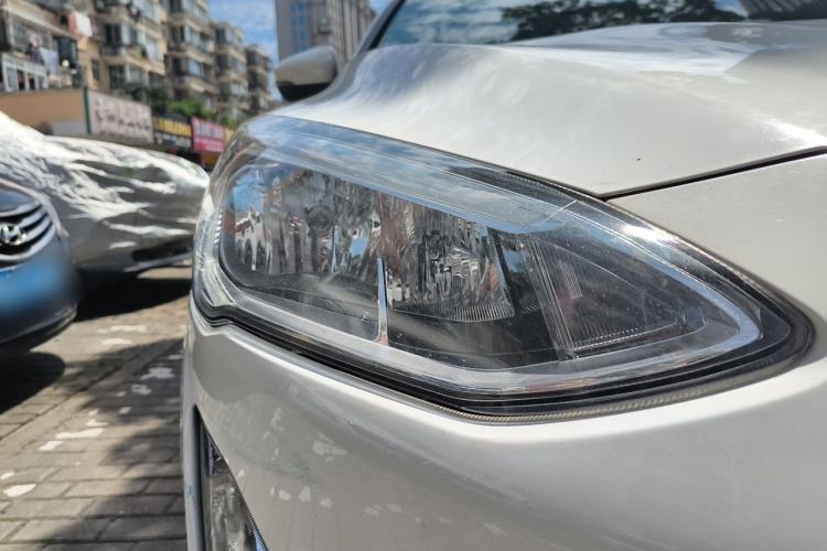 Used Ford Focus 2019 Hatchback EcoBoost 180 Automatic Trendy Model Right Front Headlight