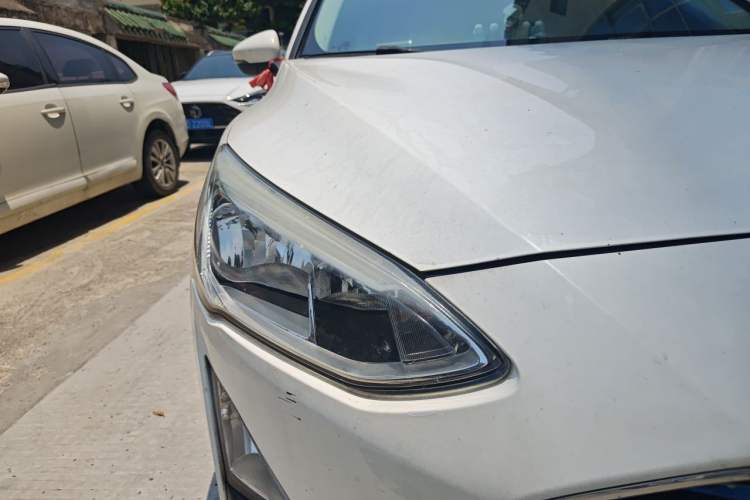 Used Ford Focus 2019 Two-Door EcoBoost 125 Automatic Trendy Model China VI Standard Right Front Headlight