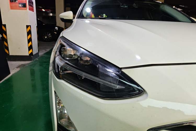 Used Ford Focus 2019 Sedan EcoBoost 125 Automatic Trendy Model China VI Standard Right Front Headlight