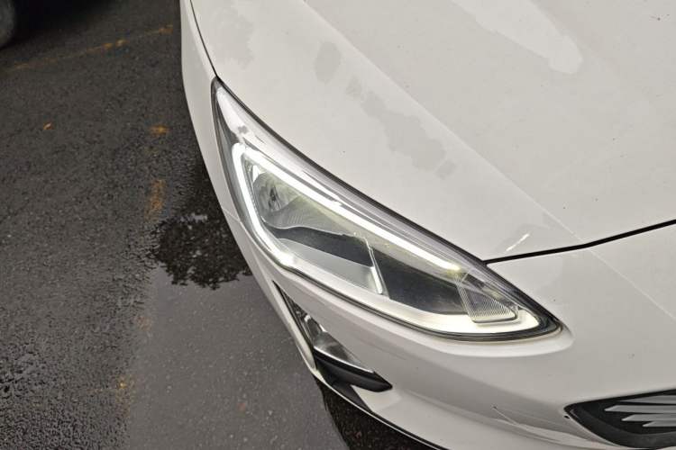 Used Ford Focus 2019 Two-Door EcoBoost 125 Automatic Trendy Model China V Standard Right Front Headlight